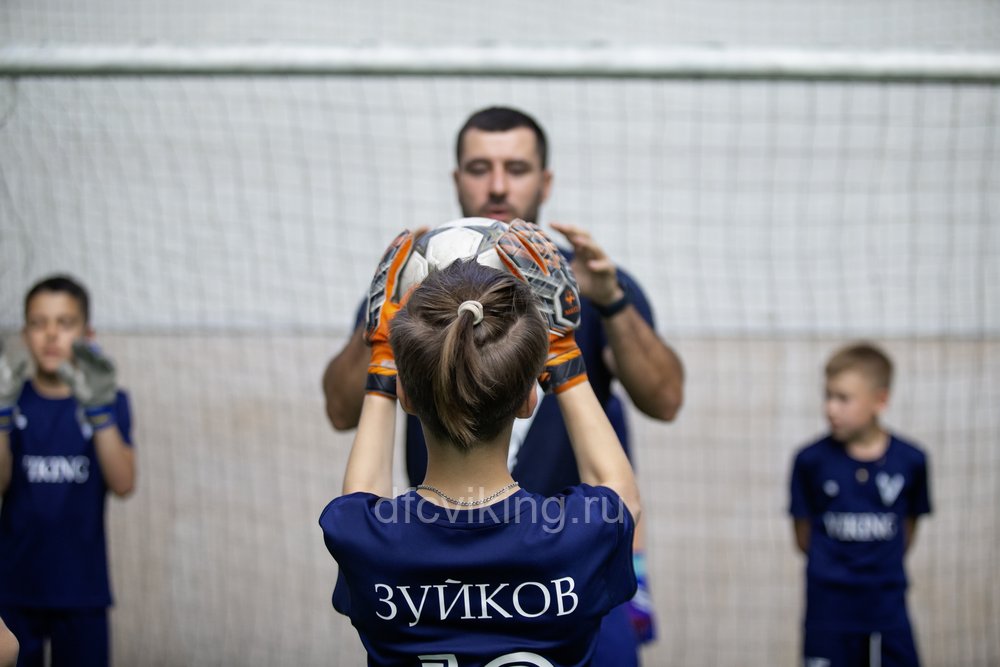 128 goalkeeper camp3 r cc