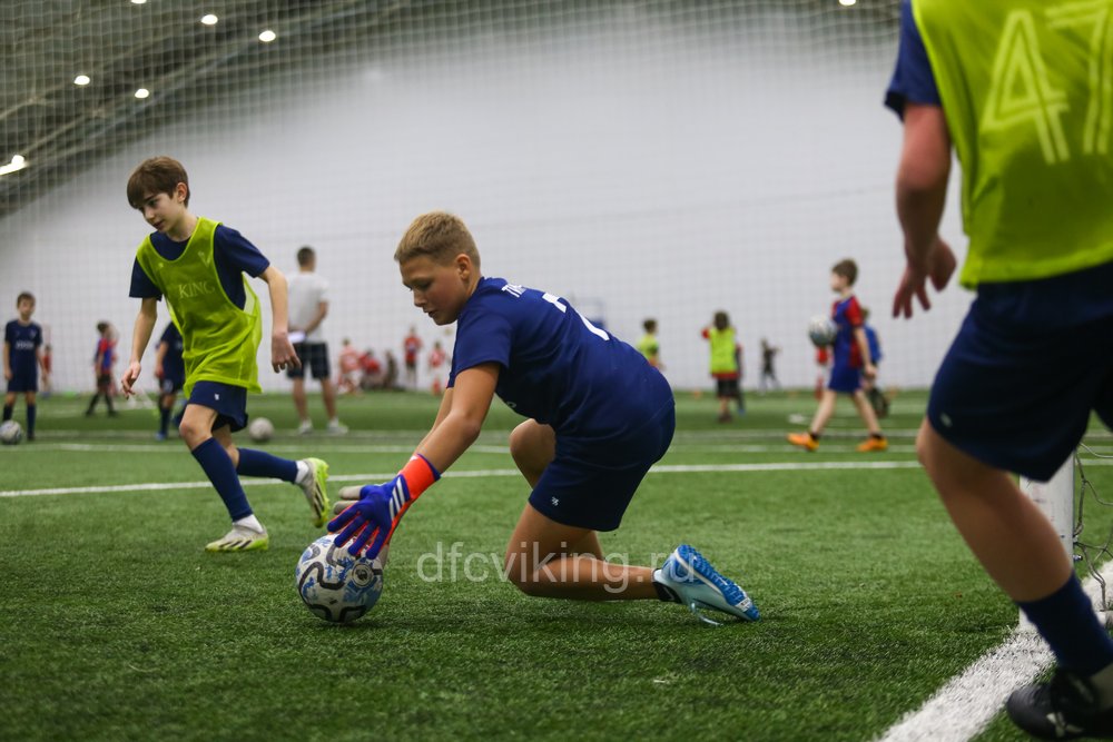129 kids goalkeeper3 r cc